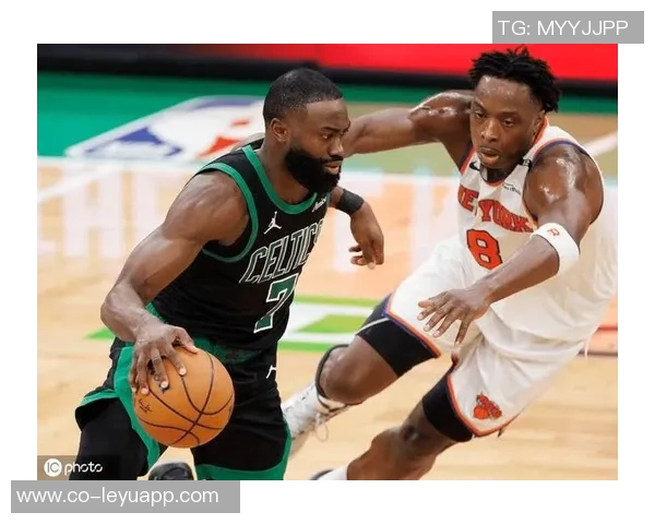 杰伦布朗12月场均32分表现引热议或与鞋子有关的背后故事