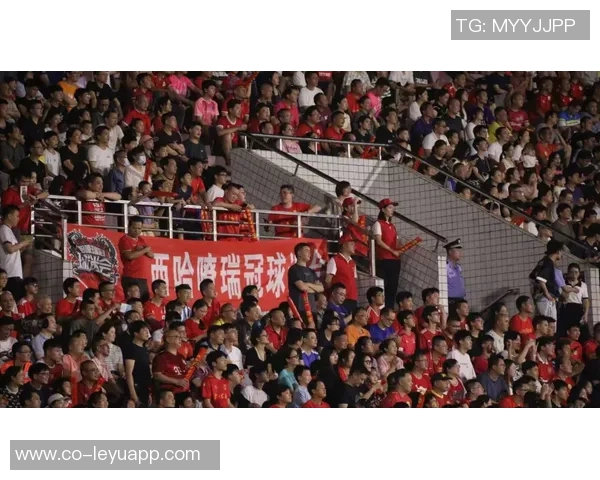 吕品告别平果感慨主场温情愿与球迷共赴更加辉煌的明天 吕品告别平果感慨主场温情愿与球迷共赴更加辉煌的明天